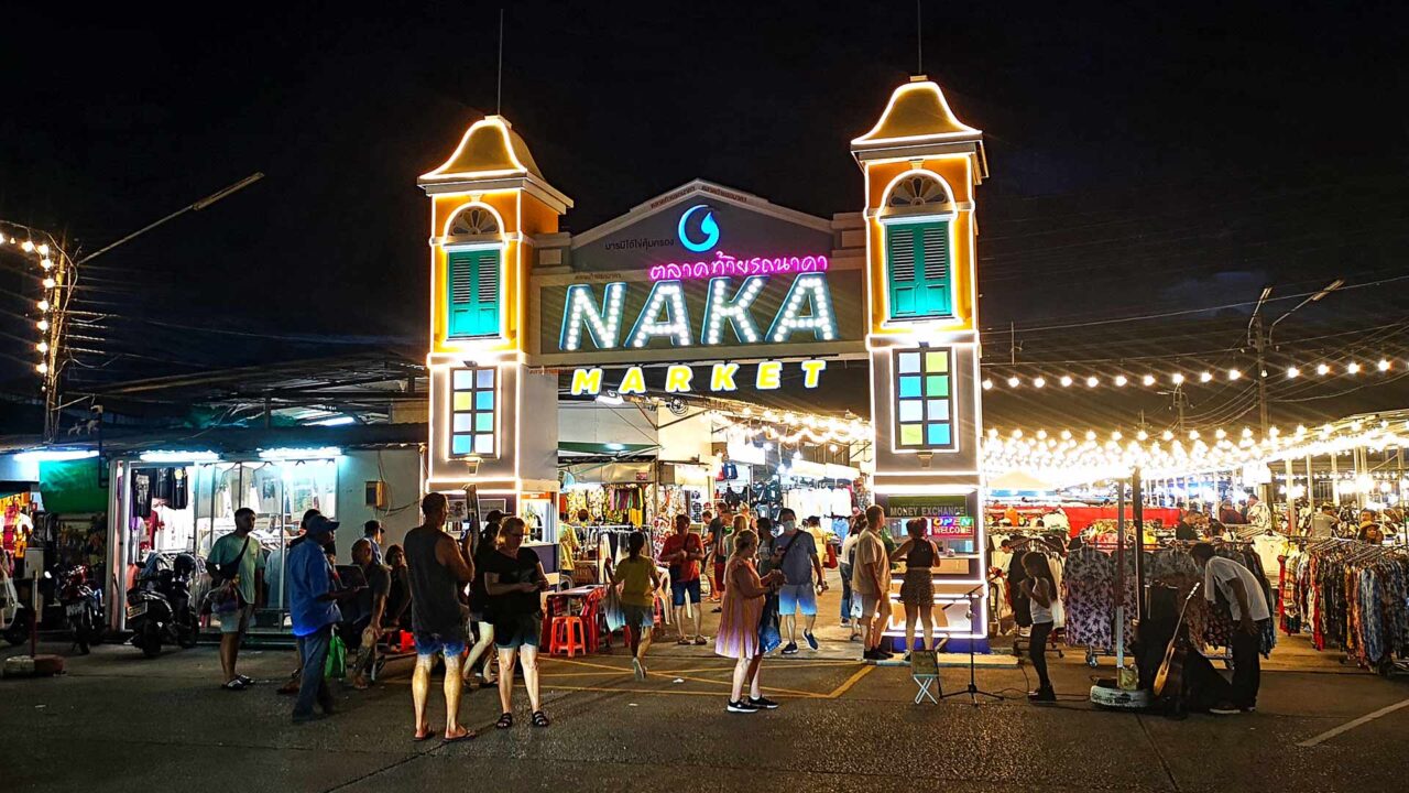 Der Naka Weekend Market außerhalb von Phuket Town