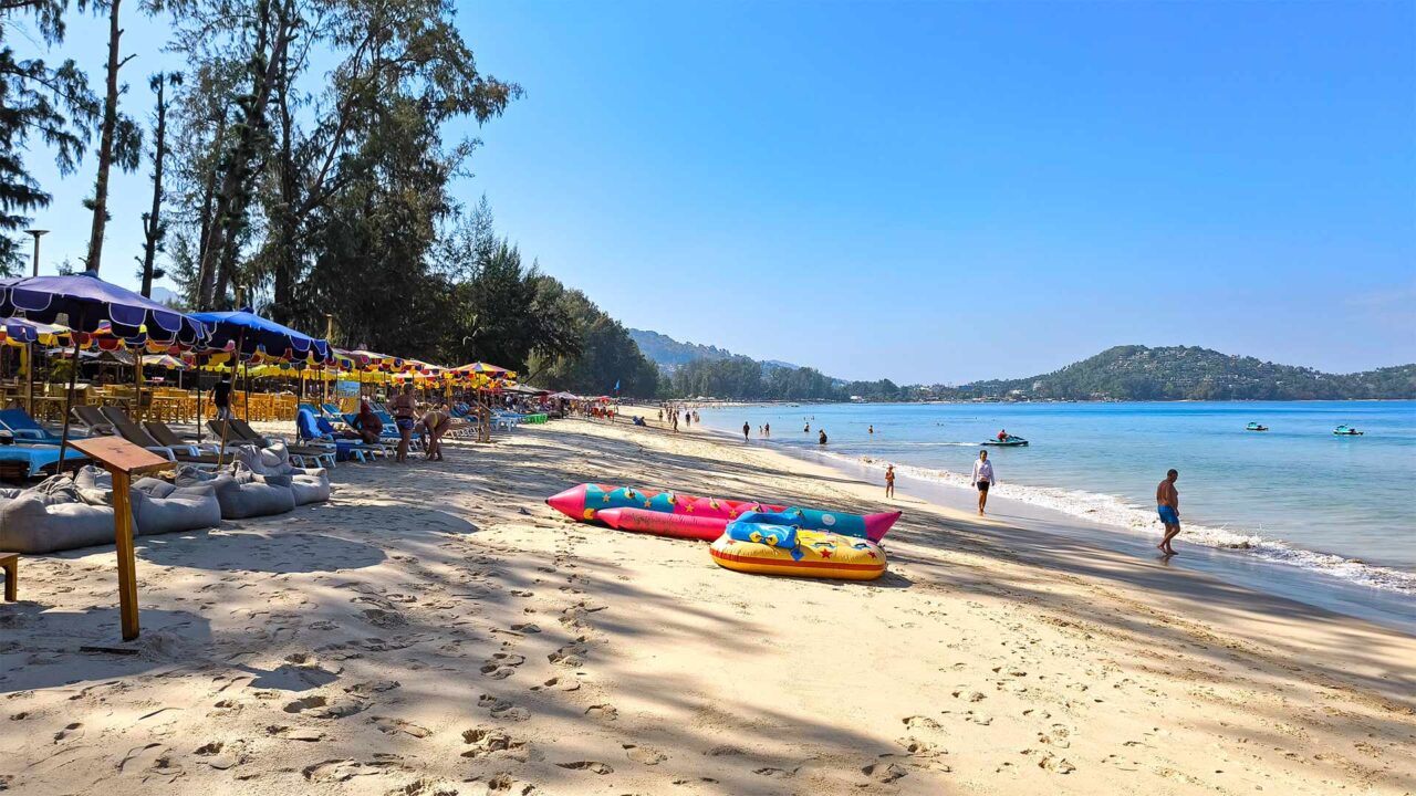 Der Bang Tao Beach, ein familienfreundlicher Strand auf Phuket