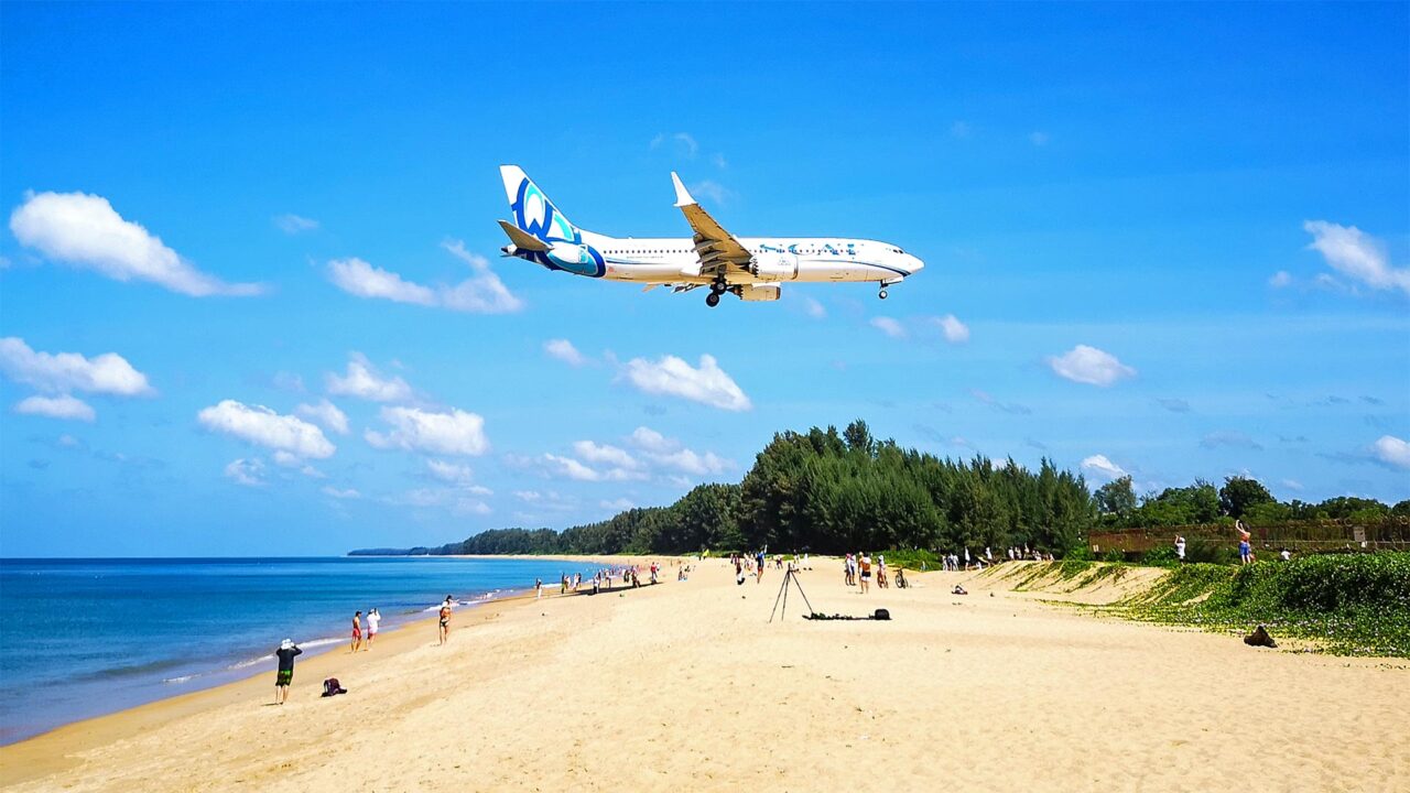 Flugzeuge am Mai Khao Beach Phuket beobachten