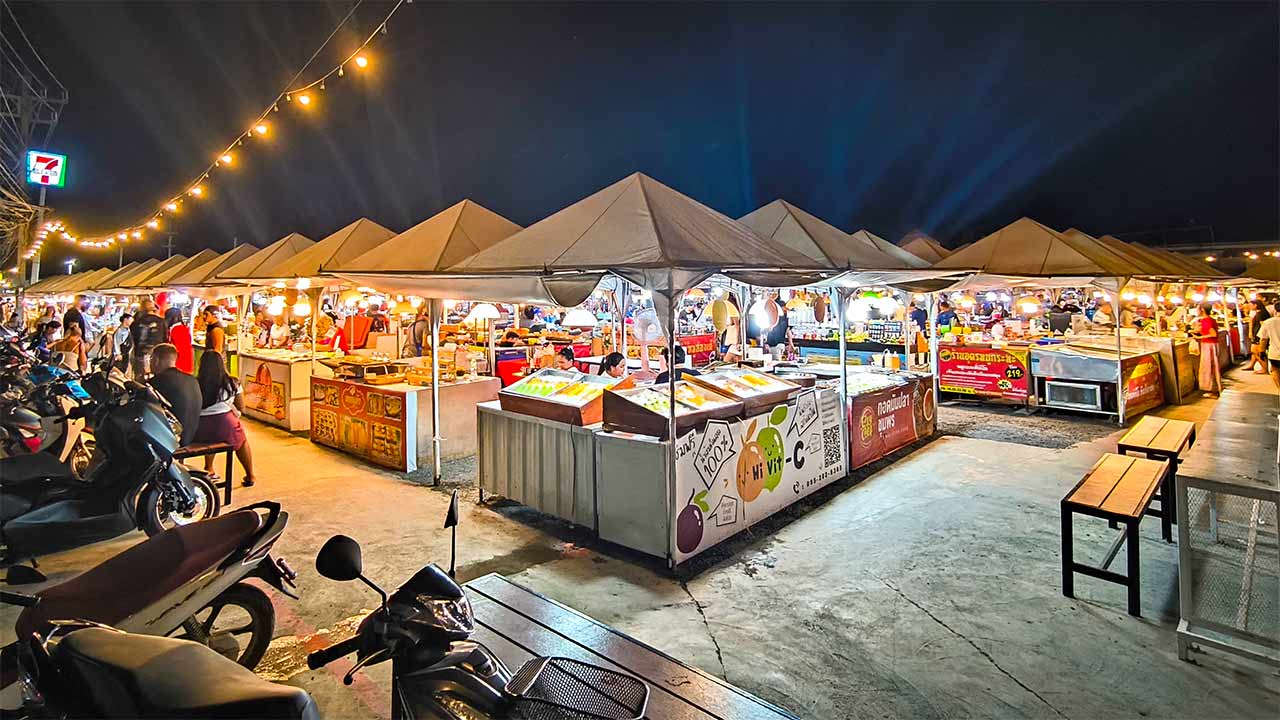 Der Si Khao Nachtmarkt in Chaweng auf Koh Samui
