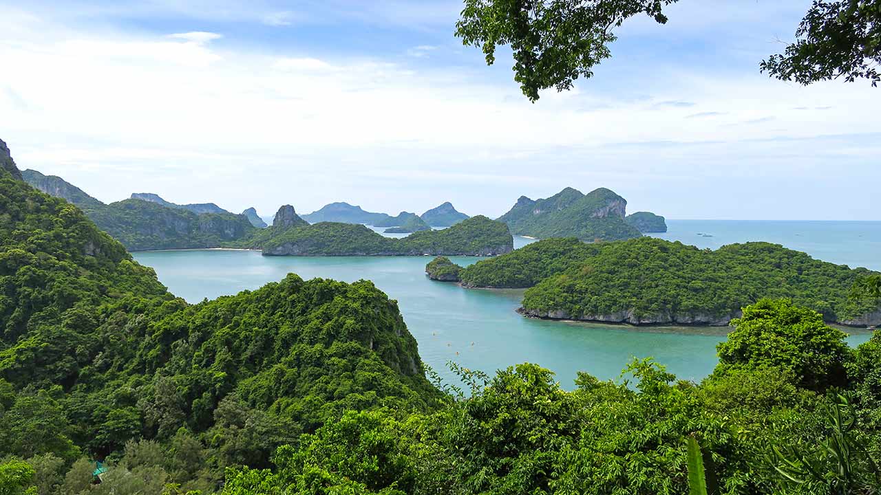 View from Koh Wua Ta Lap over the Ang Thong National Park