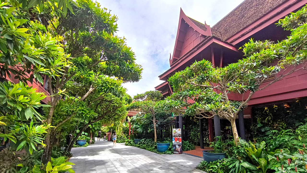 Das Jim Thompson House in der Nähe des National Stadium in Bangkok