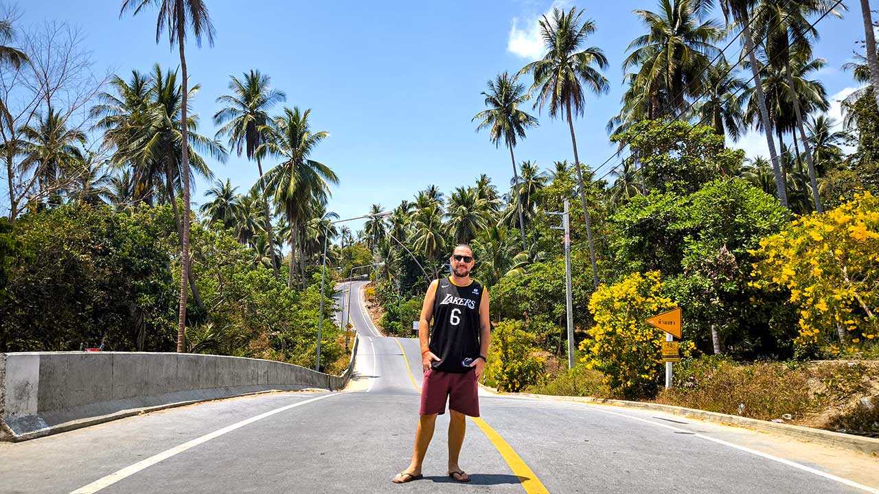 Tobi auf der beliebten Khanom Sichon Road