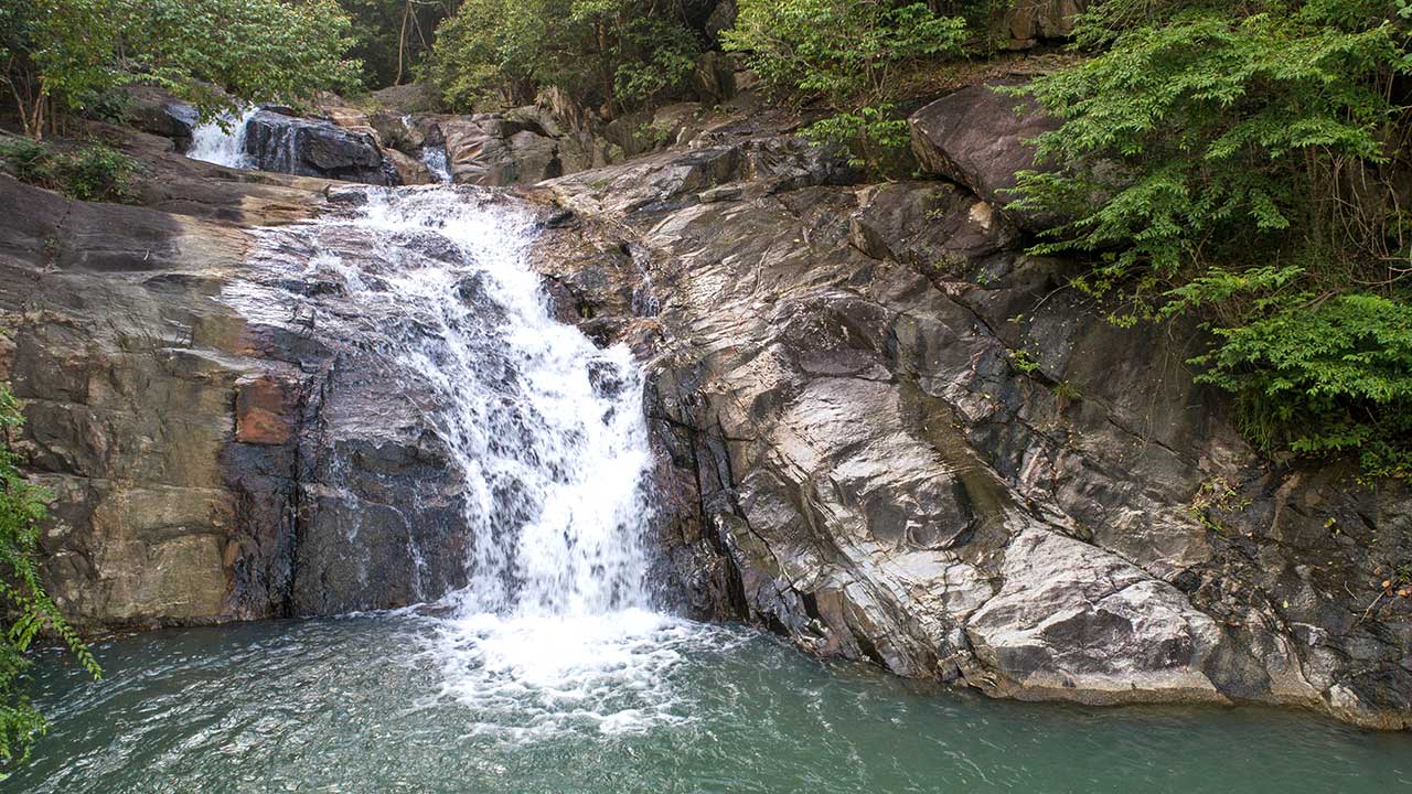 Der Samet Chun Wasserfall, eine der Khanom Sehenswürdigkeiten