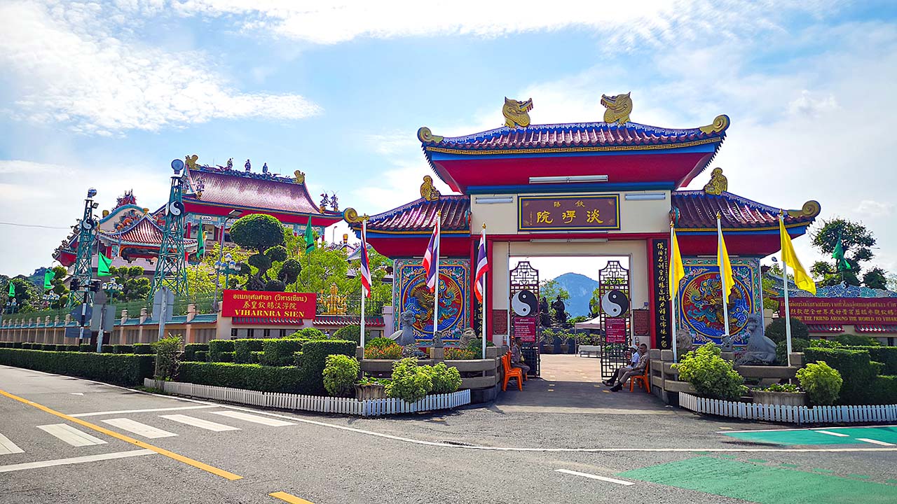 Der chinesische Tempel Viharn Sien bei Pattaya