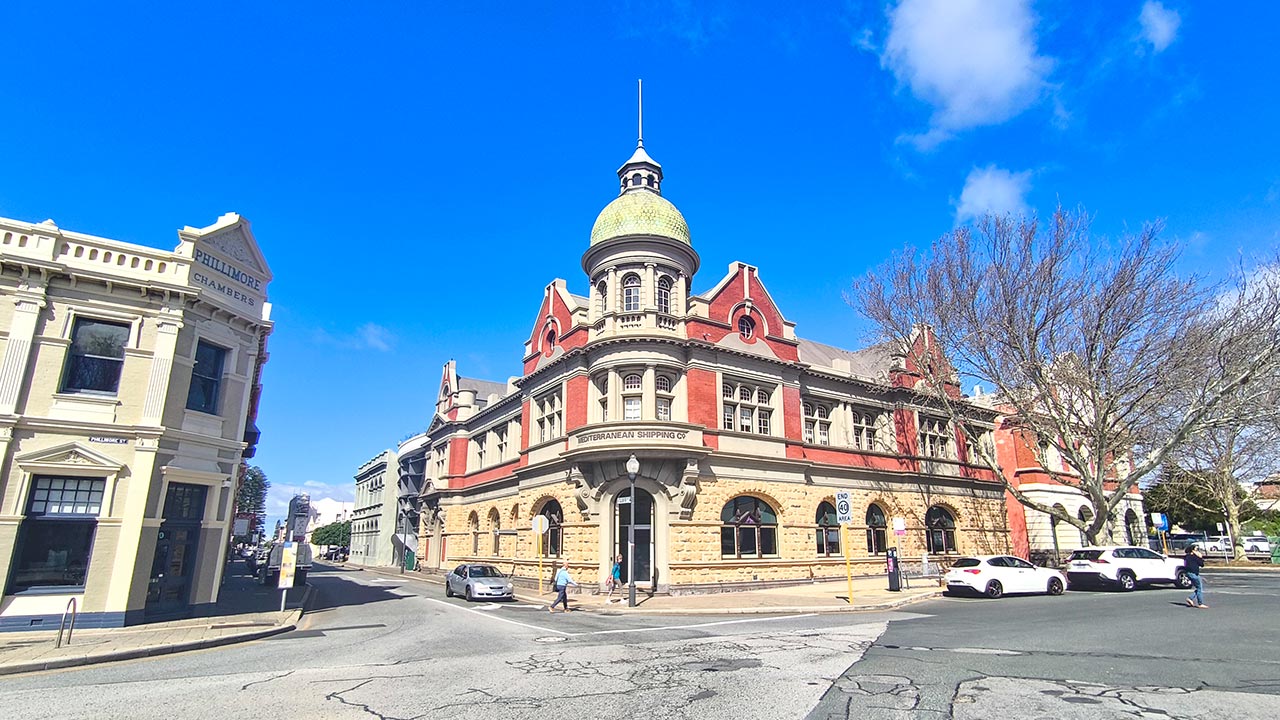 Eines der hübschen Kolonialgebäude in Fremantle, Perth